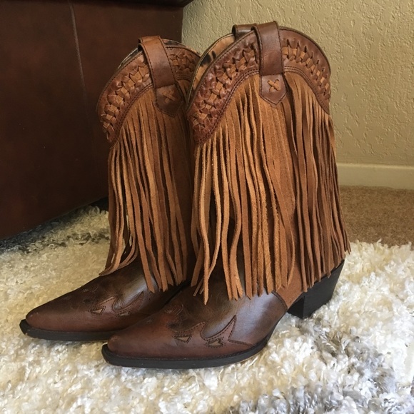 dingo fringe boots